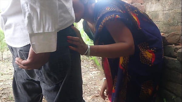 Jungle Mein Desi Bhabhi – Peidon Ke Peechhe Chhupi Jawaani Ki Aag!